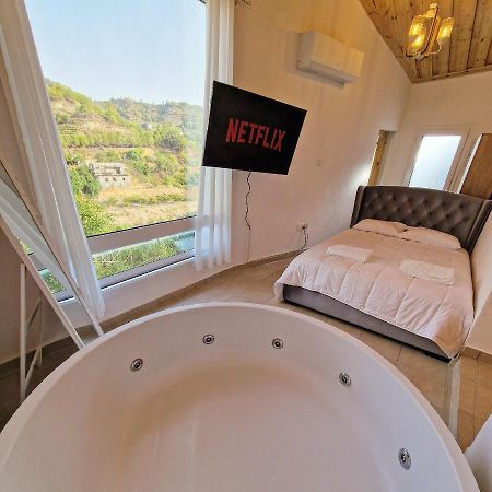 Апартаменти Aprosmeno Jacuzzi House 4 Агрос Екстер'єр фото